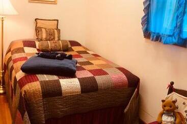 مبيت وإفطار Coppertoppe Inn & Retreat Center