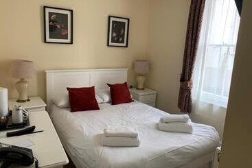 ベッドアンドブレックファースト Peregrine House