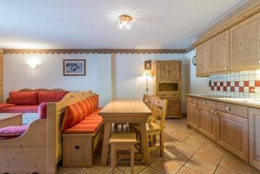 آپارتمانهای توریستها Chalets Du Gypse Appart Pied De Pistes Piscine Spa Parking 8 Pers 77 M2 C01