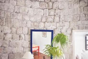 هتل Golden Rock Nevis