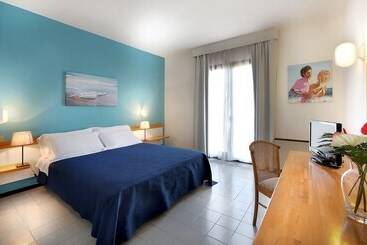 هتل I Giardini Di Athena Athena Resort