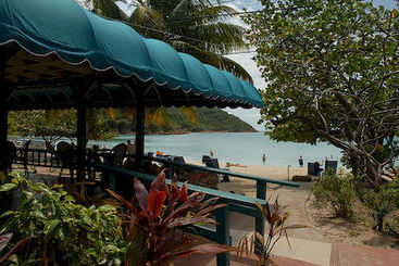 هتل Island Beach Comber