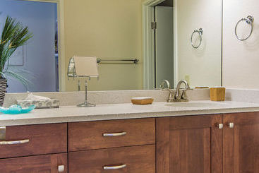 Princeville Oceanfront Villas