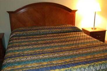 בית מלון כפרי Red Carpet Inn Macon