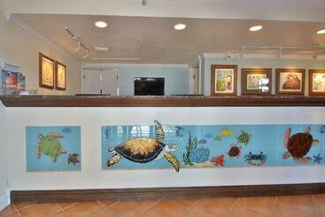 فندق Tortuga Inn Beach Resort