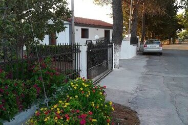 هتل Vicky Studios