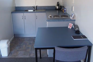 Linkwater Motel And Backpackers