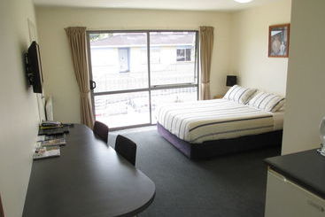 모텔 Bay Crest Motor Lodge