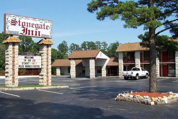 فندق على الطريق Stonegate Lodge