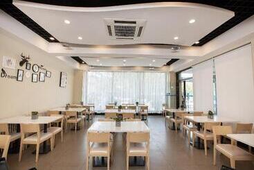 Hanting Zhengzhou Jingsan Road