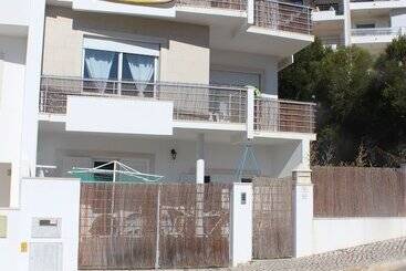 Ericeira Chill Hill Hostel & Private Rooms