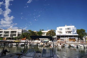 ホテル Es Nautico Suites