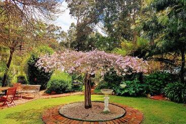 فندق Adamsons Riverside Accommodation