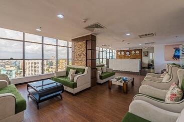 فندق Golden Tulip Dar Es Salaam City Center