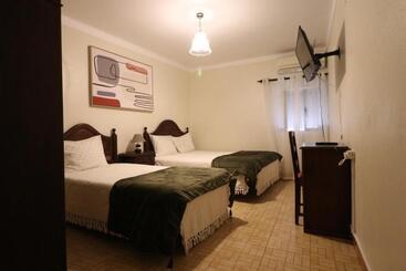 Отель Residencial Miguel José