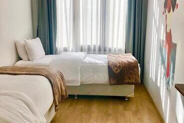 فندق Rumours Inn