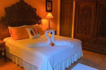 בית מלון כפרי The Mexican Inn