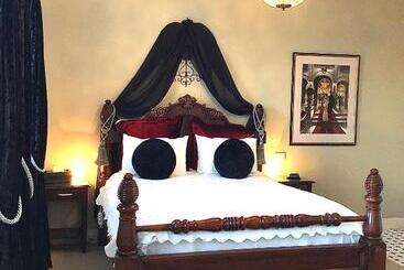 تختخواب و صبحانه Kurrajong House