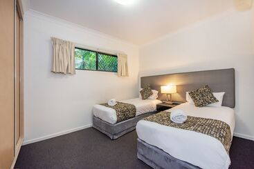 מוטל Coral Cay Resort