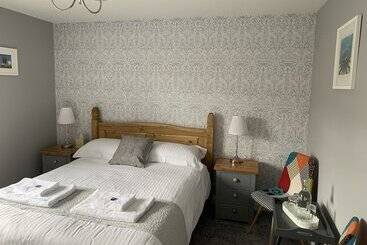 פנסיון Hensleigh House