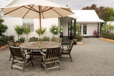 פנסיון Aylstone