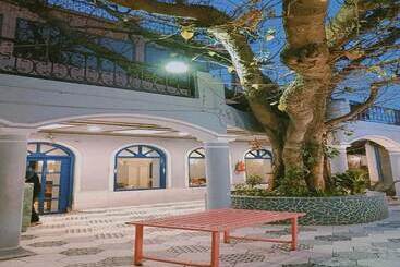 مسافرخانه Maya Hotel & Restaurant