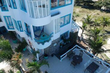 Отель Capitao N Areia Pousada