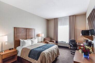 בית מלון כפרי The Kanata Bonnyville