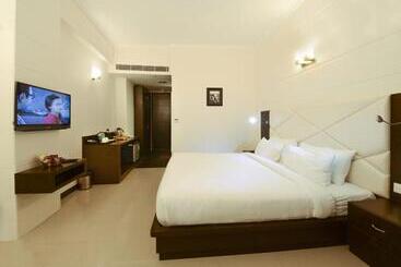 هتل Crimson Palace