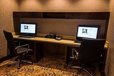 酒店 Hampton Inn By Hilton Ottawa Airport, On, Cn