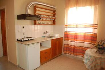 בית מלון כפרי Haris Apartments