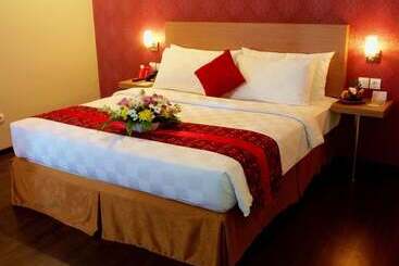 هتل @hom Premiere Cilacap