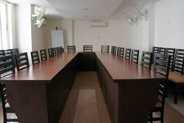 בית מלון כפרי Orchid Business Luxury