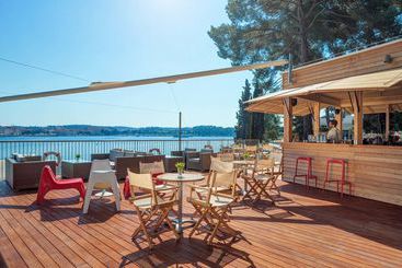 هتل Valamar Isabella Miramare