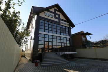 酒店 Vivat