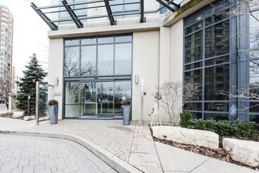 ツーリストアパートメント Sarkar Suites 330 Burnhamthorpe Road