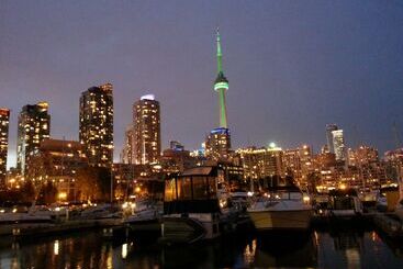 צימר Making Waves Boatel