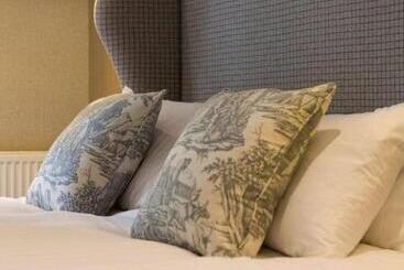 צימר Saracens Head