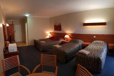 בית מלון כפרי Amber Court Motor Inn