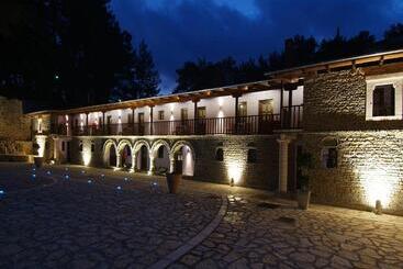 ホテル Frontzu Politia