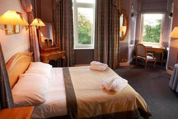 Отель Martin's Manoir