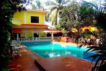 ホテル Poonam Village Resort