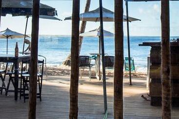 Отель Porto Dos Casais Guest House Itacare