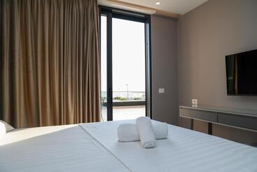 Отель President