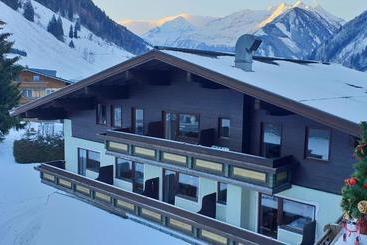 Отель Salzburgerhof