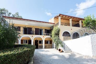 Жильё для туристов Kokoros Family Apts