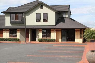 모텔 Quantum Lodge Motor Inn