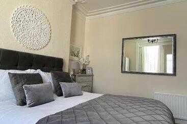 ペンション The Wadham