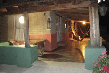 La Villada Inn Hostel