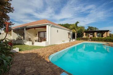 مبيت وإفطار Milkwood Lodge